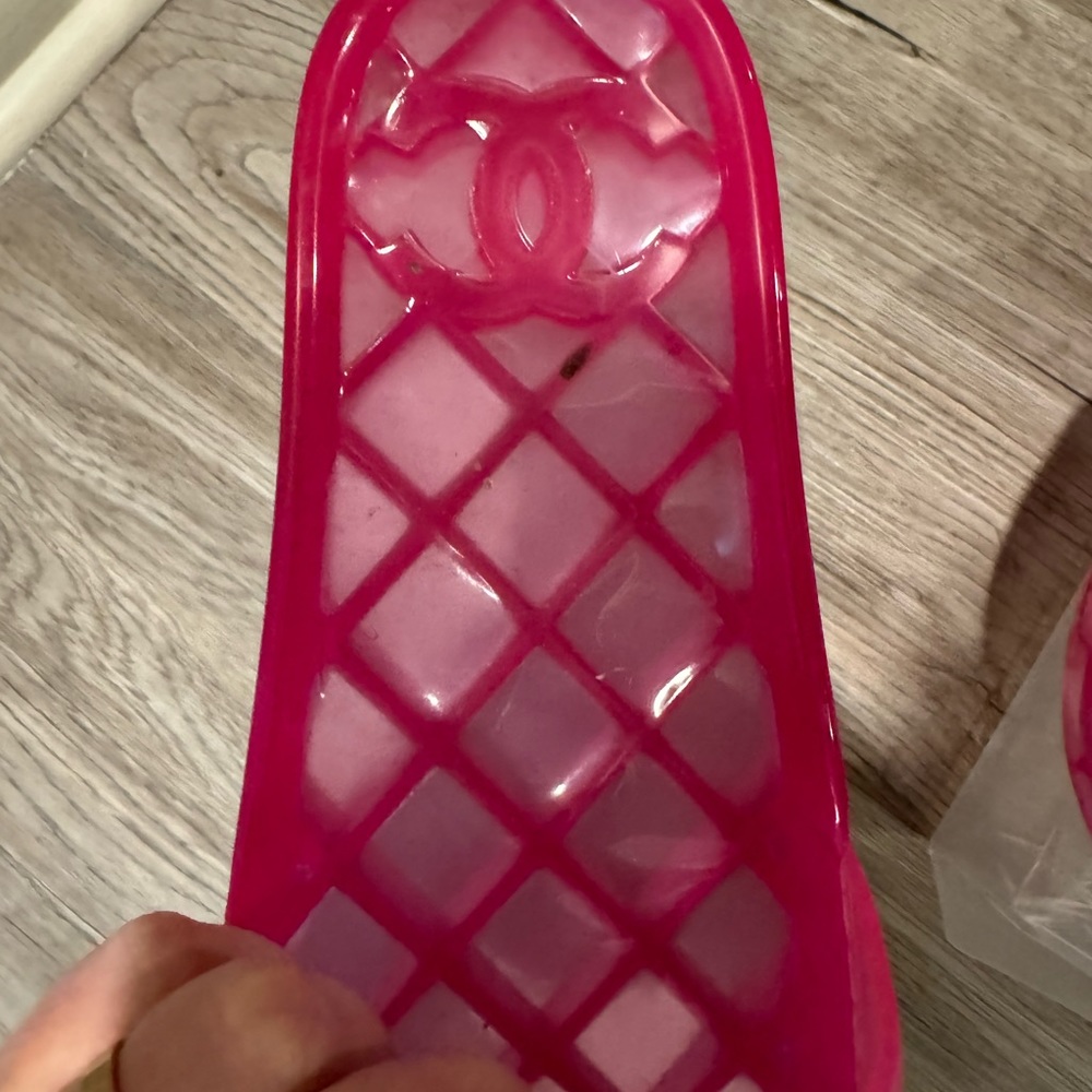 Chanel pink jelly slides size 41 box included - Picture 3 of 7